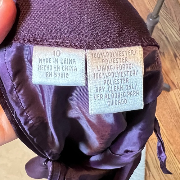 Jacqueline Ferrar suit, size 10. - Picture 10 of 10